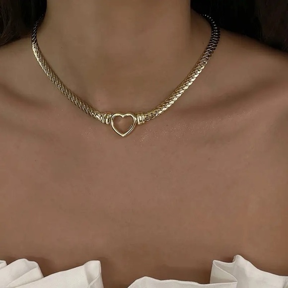 Heart Gold link choker , heart necklace - Picture 2 of 3